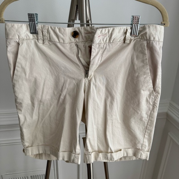 H&M L.O.G.G Women's Cream Chino Shorts Size 6 - Picture 1 of 5